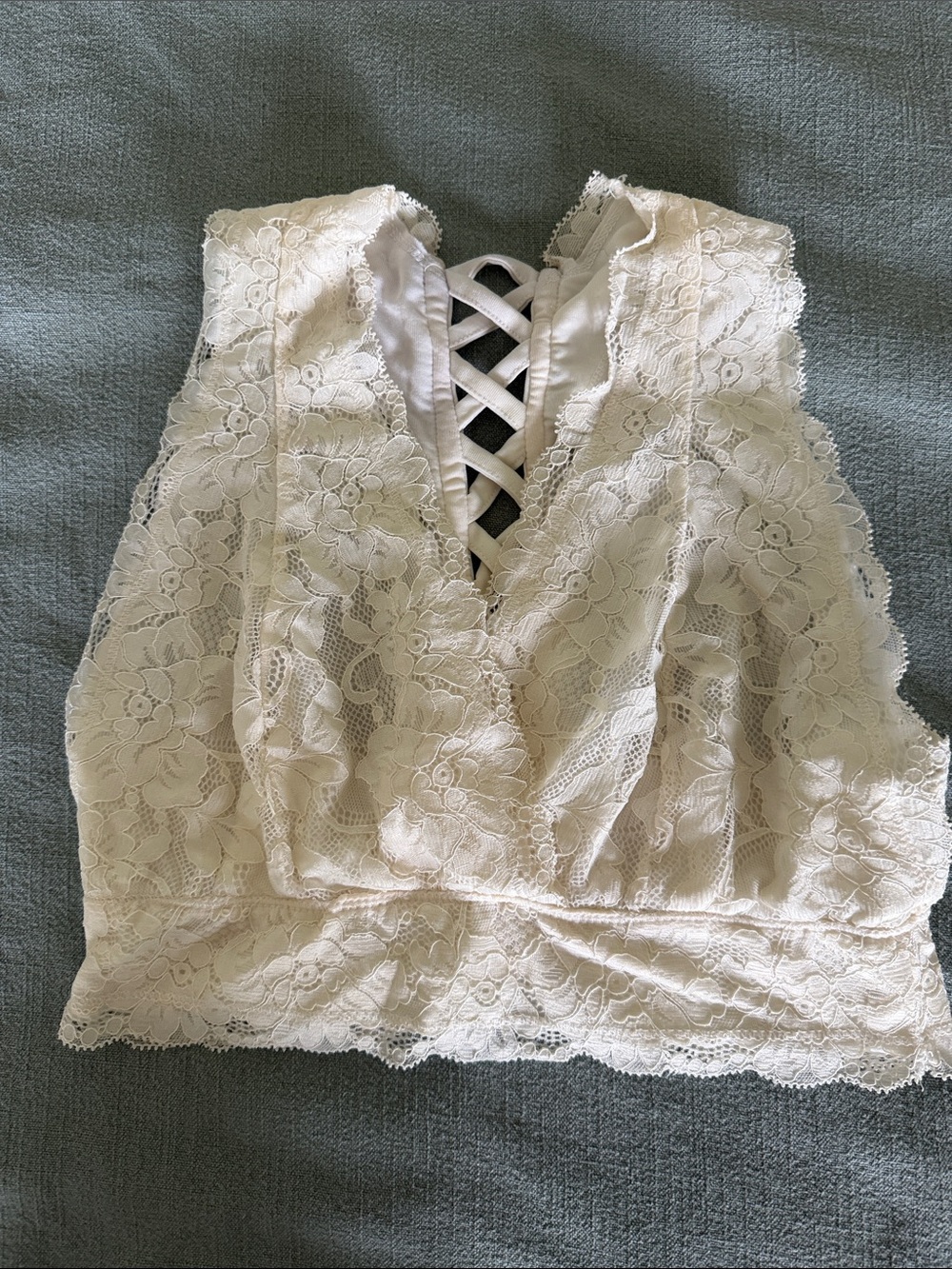 Altered stateWomen's Lace Plunge Bralette Top - Cream